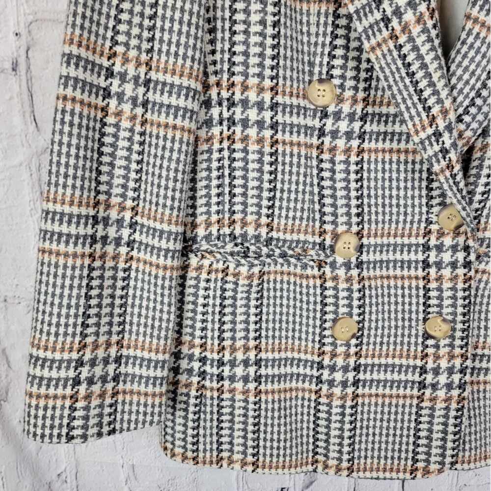 Classic Plaid Women's Blazer - Picture 5 of 7